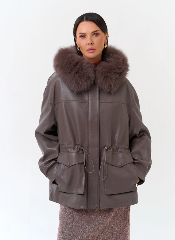 Женская утепленная куртка из эко кожи с капюшоном фото