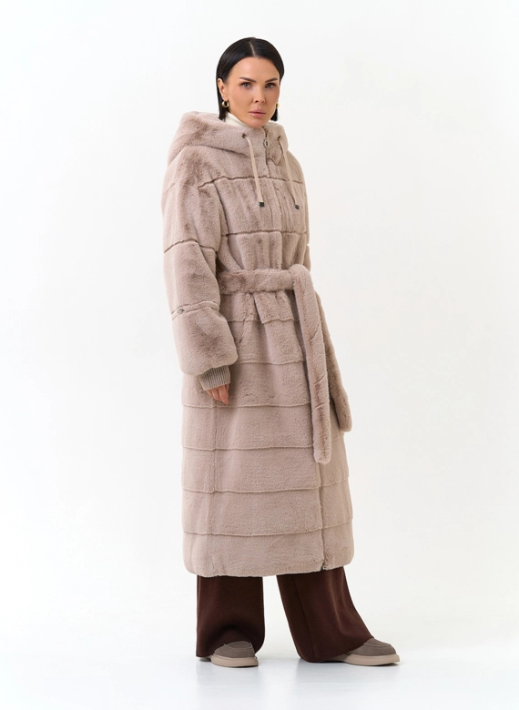 Женская шуба из эко меха с капюшоном фото