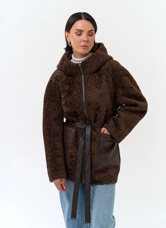Женская дубленка из экомеха с карманами из экокожи фото