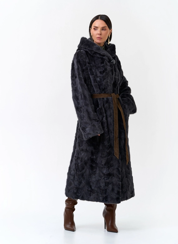 Шуба из меха норки с капюшоном