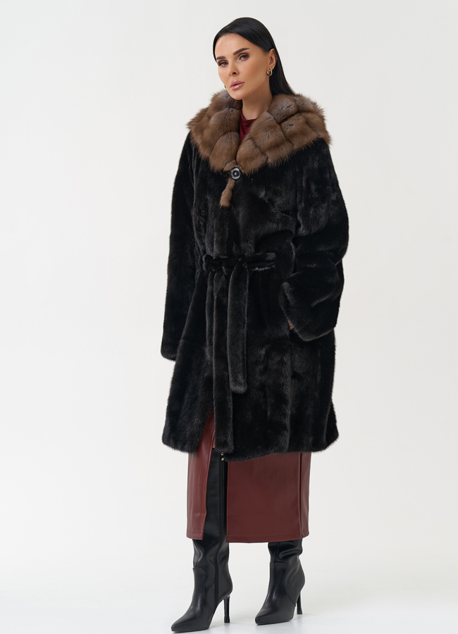 Норковая шуба с капюшоном из меха куницы модель № 30480 универмаг малина