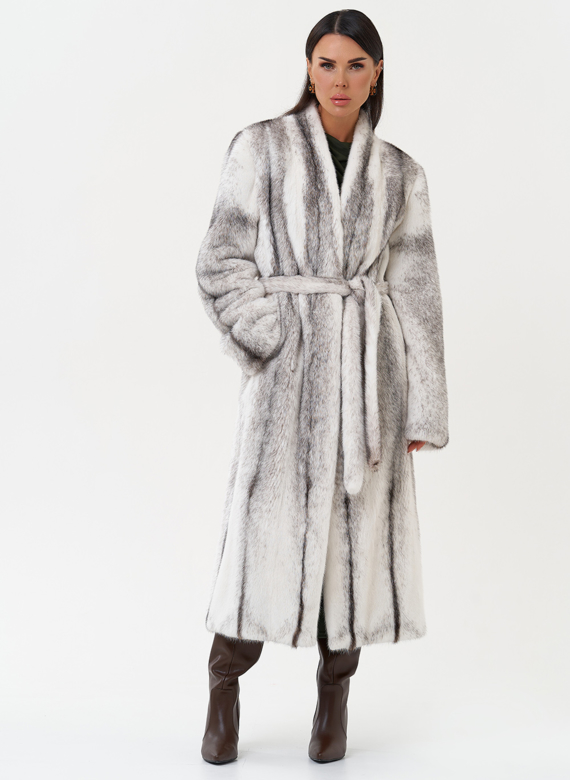 Длинная шуба из норки крестовки