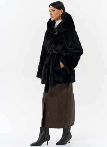 Женская шуба из эко меха с капюшоном