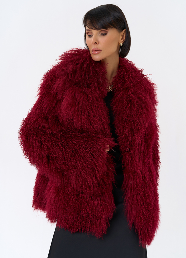 Красная шуба из ламы модель № 31832 универмаг малина